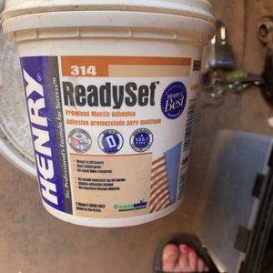Premix mastic adhesive